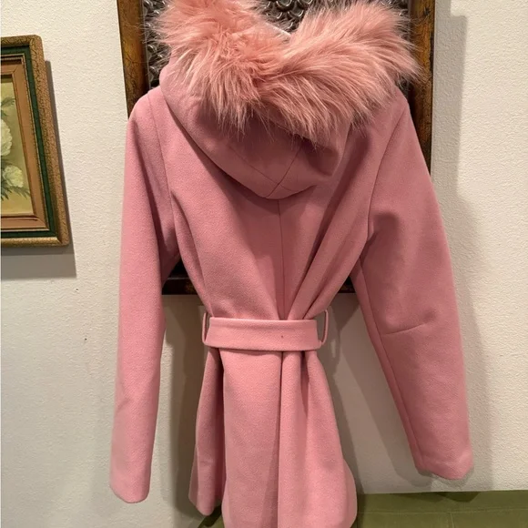 Pink Faux Fur Hooded Women's Coat - Picture 2 of 2